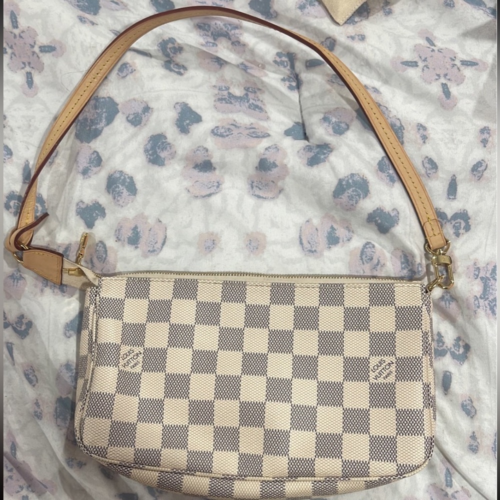 Louis Vuitton Pochette Accesoires